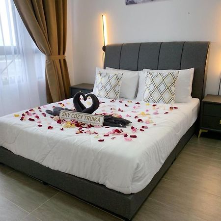 Sky Cozy Troika Residence, 1 Bedroom 4-6 Pax, 2 Bedrooms 6-8 Pax, Pool Vew, Sky & City View, Free Parking, Pool, Unlimited Wifi & Netflix Κότα Μπάρου Εξωτερικό φωτογραφία