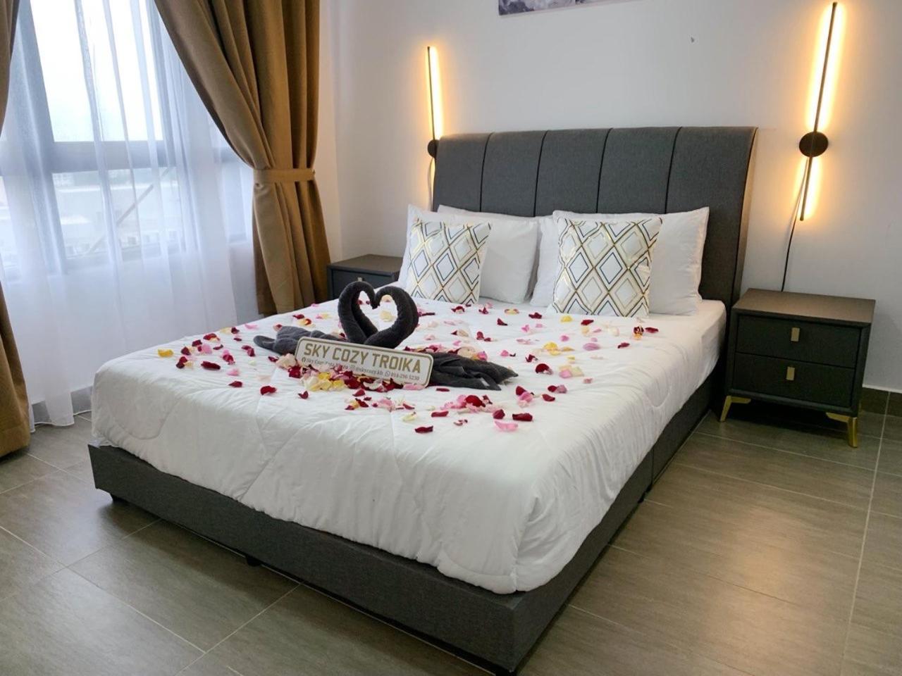 Sky Cozy Troika Residence, 1 Bedroom 4-6 Pax, 2 Bedrooms 6-8 Pax, Pool Vew, Sky & City View, Free Parking, Pool, Unlimited Wifi & Netflix Κότα Μπάρου Εξωτερικό φωτογραφία