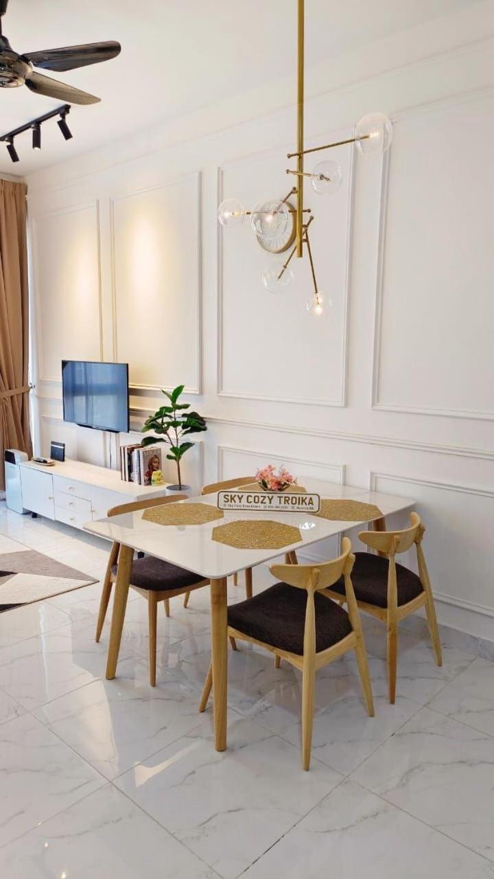 Sky Cozy Troika Residence, 1 Bedroom 4-6 Pax, 2 Bedrooms 6-8 Pax, Pool Vew, Sky & City View, Free Parking, Pool, Unlimited Wifi & Netflix Κότα Μπάρου Εξωτερικό φωτογραφία