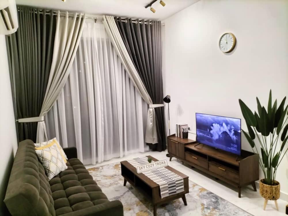 Sky Cozy Troika Residence, 1 Bedroom 4-6 Pax, 2 Bedrooms 6-8 Pax, Pool Vew, Sky & City View, Free Parking, Pool, Unlimited Wifi & Netflix Κότα Μπάρου Εξωτερικό φωτογραφία