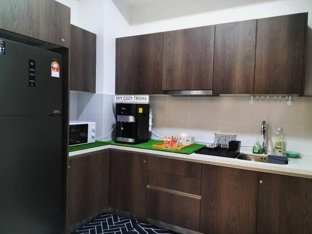 Sky Cozy Troika Residence, 1 Bedroom 4-6 Pax, 2 Bedrooms 6-8 Pax, Pool Vew, Sky & City View, Free Parking, Pool, Unlimited Wifi & Netflix Κότα Μπάρου Εξωτερικό φωτογραφία