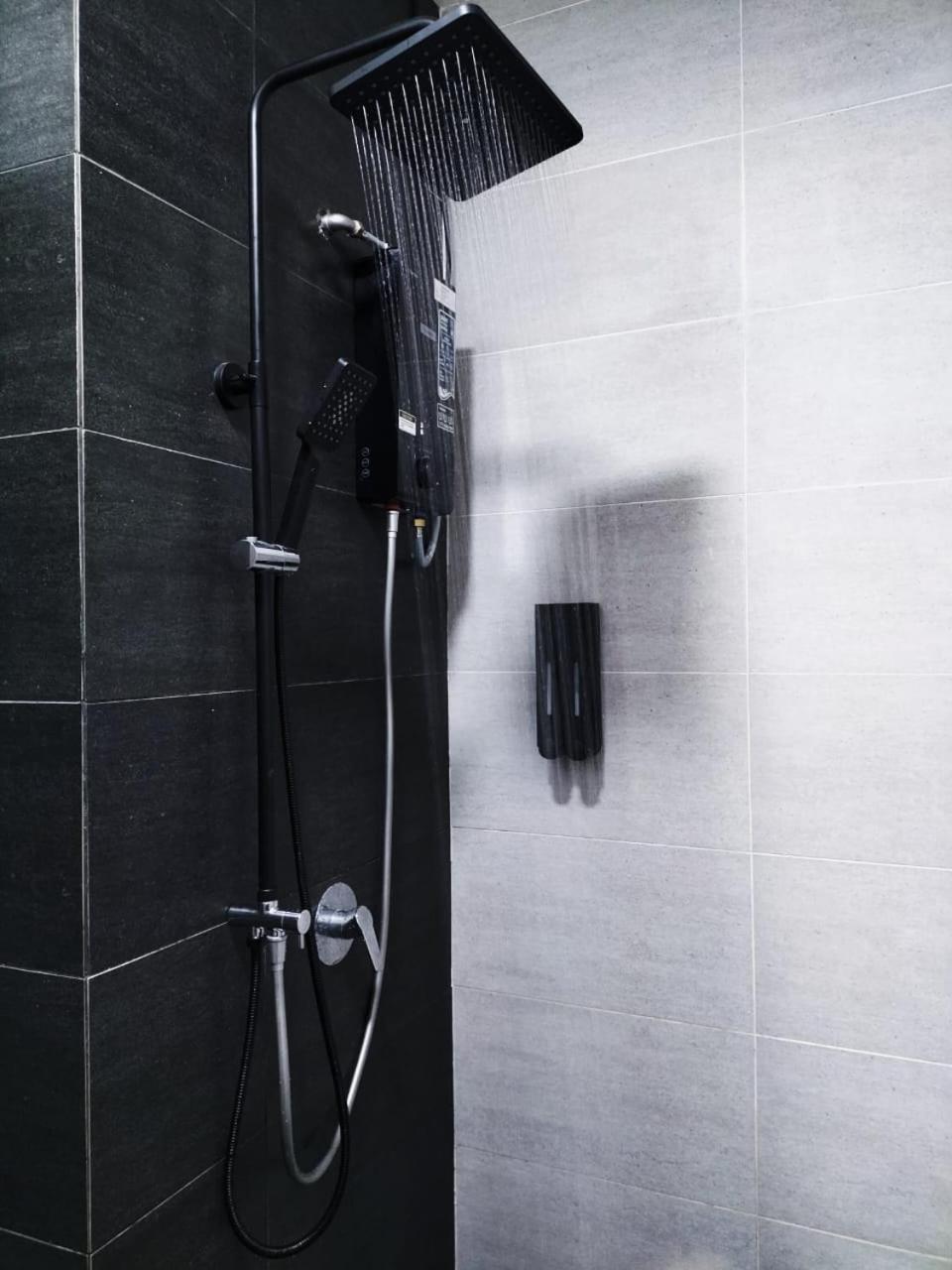 Sky Cozy Troika Residence, 1 Bedroom 4-6 Pax, 2 Bedrooms 6-8 Pax, Pool Vew, Sky & City View, Free Parking, Pool, Unlimited Wifi & Netflix Κότα Μπάρου Εξωτερικό φωτογραφία